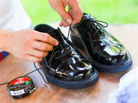 how to shine school shoes